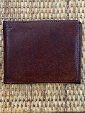 COACH Men’s Vintage Leather Bi-fold Wallet